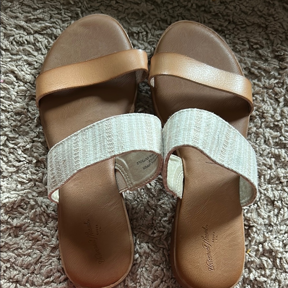 Universal Threads Sandal